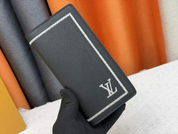Picture of Louis Vuitton Wallets _SKUfw221566637fw